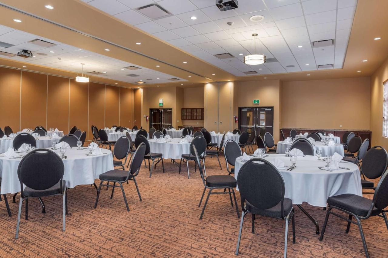 Best Western Plus, Bathurst Hotel & Suites Εξωτερικό φωτογραφία