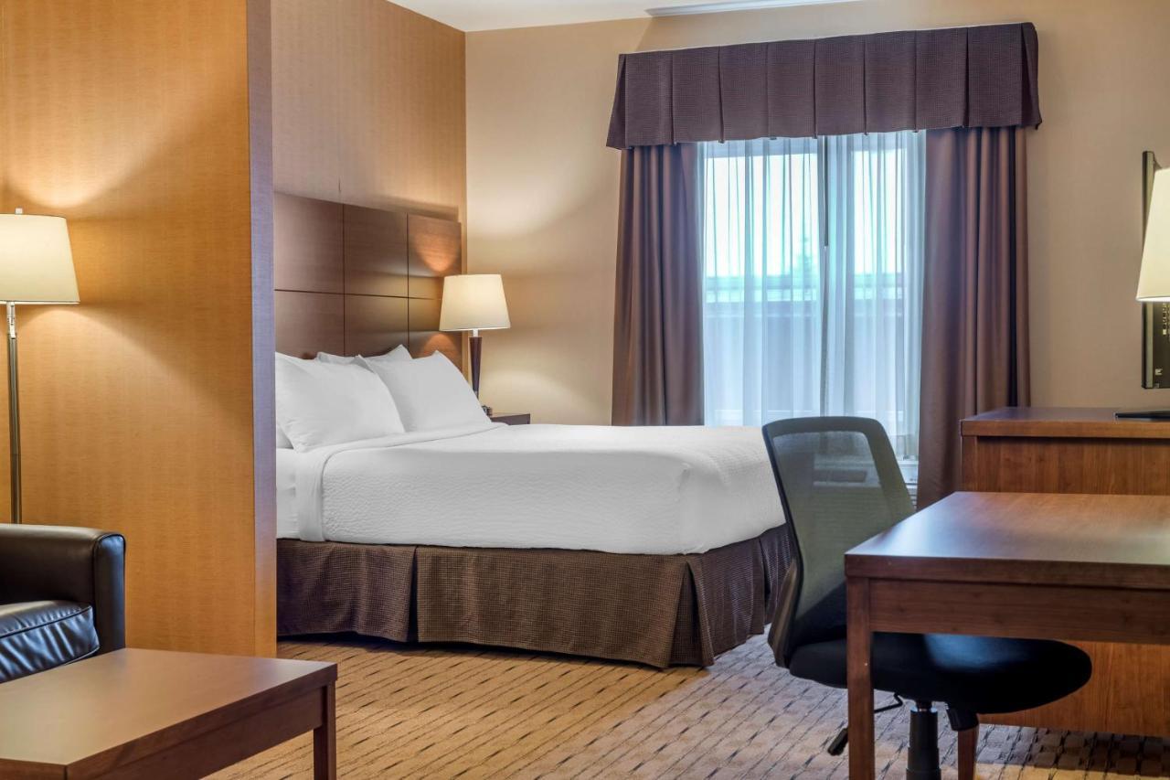 Best Western Plus, Bathurst Hotel & Suites Εξωτερικό φωτογραφία