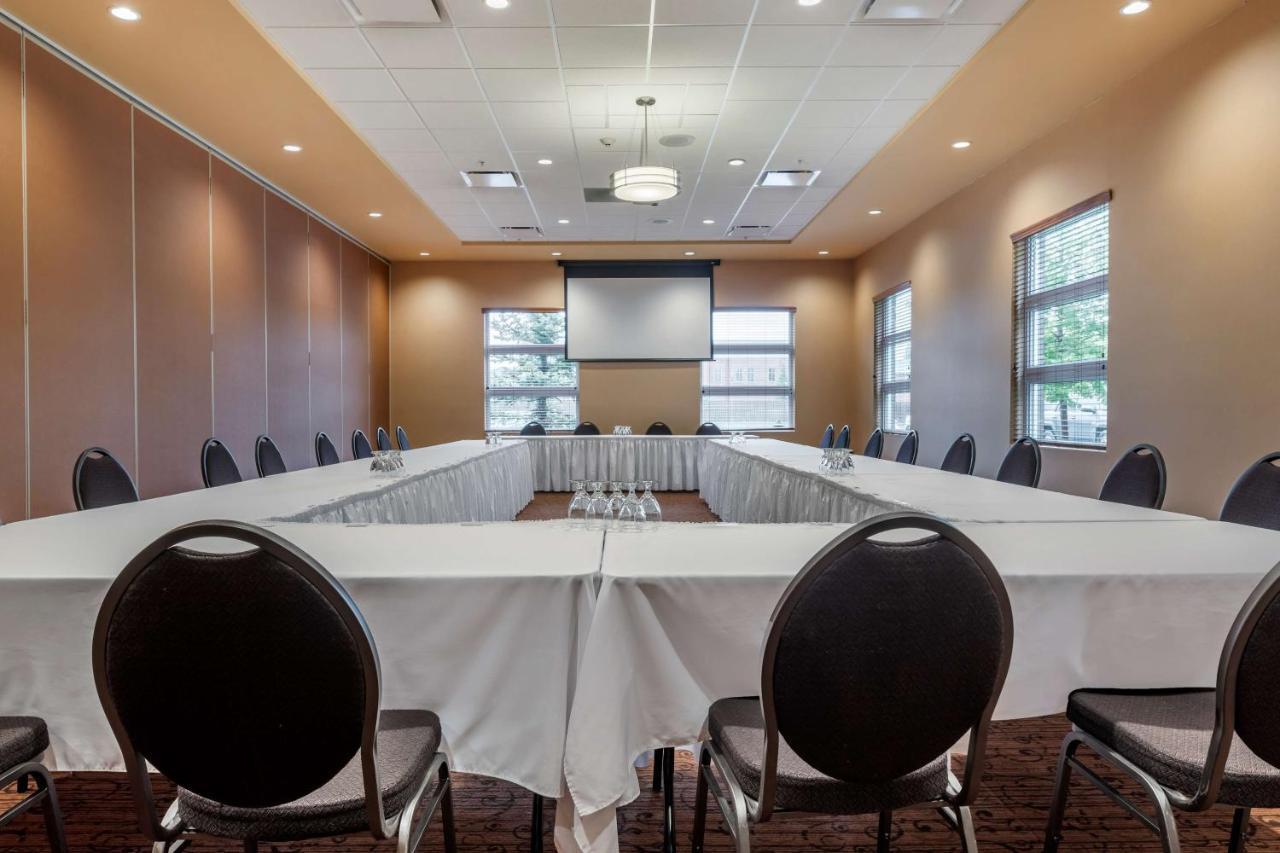 Best Western Plus, Bathurst Hotel & Suites Εξωτερικό φωτογραφία