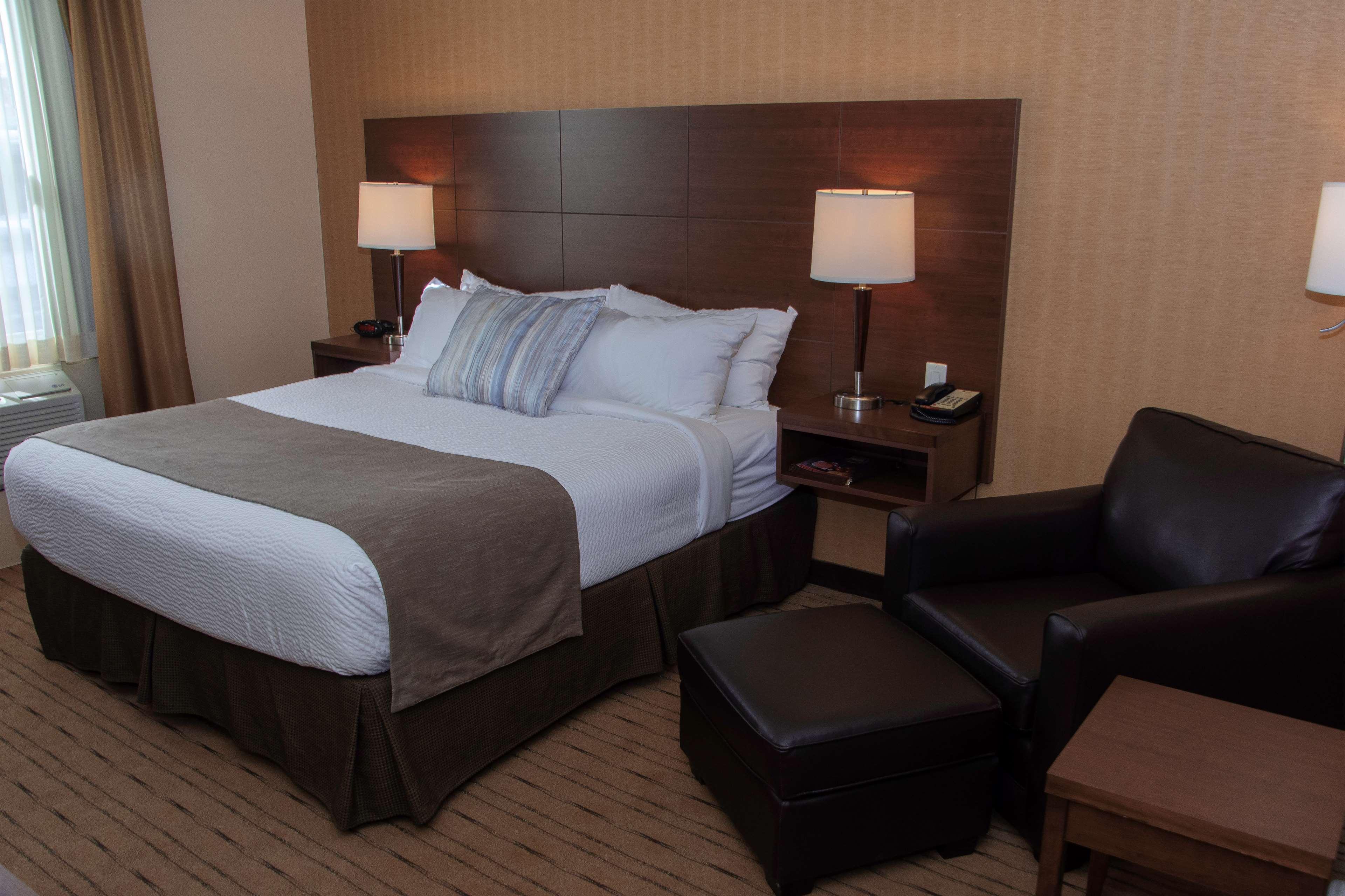Best Western Plus, Bathurst Hotel & Suites Εξωτερικό φωτογραφία