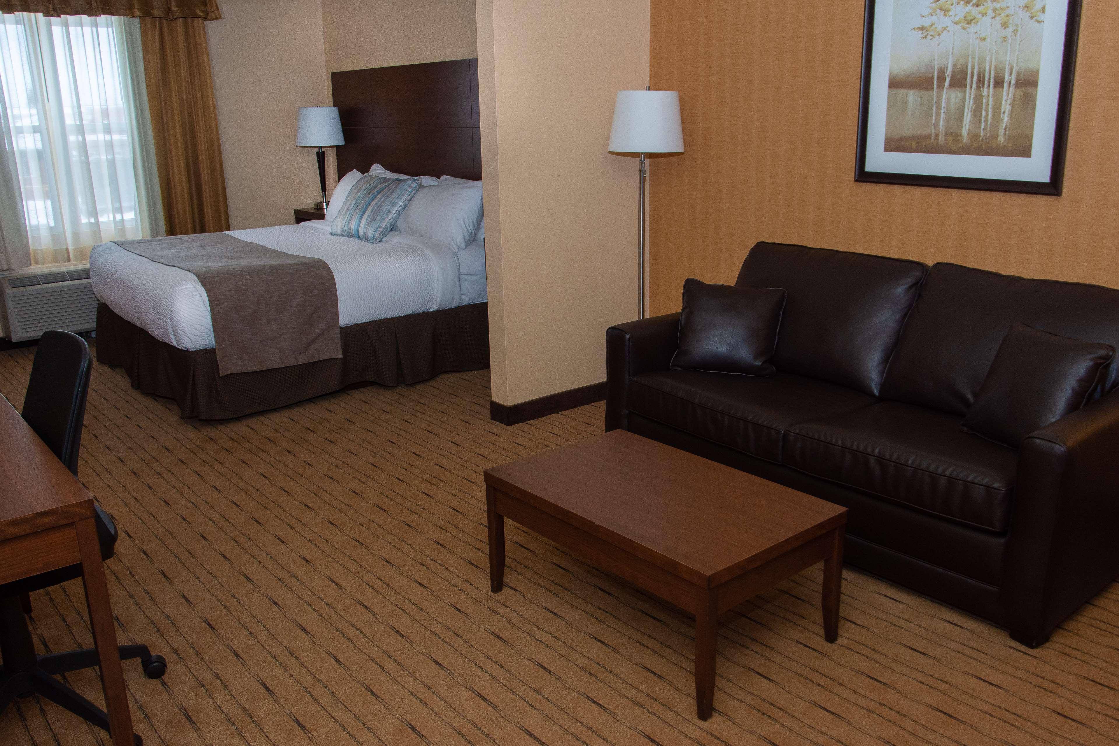 Best Western Plus, Bathurst Hotel & Suites Εξωτερικό φωτογραφία