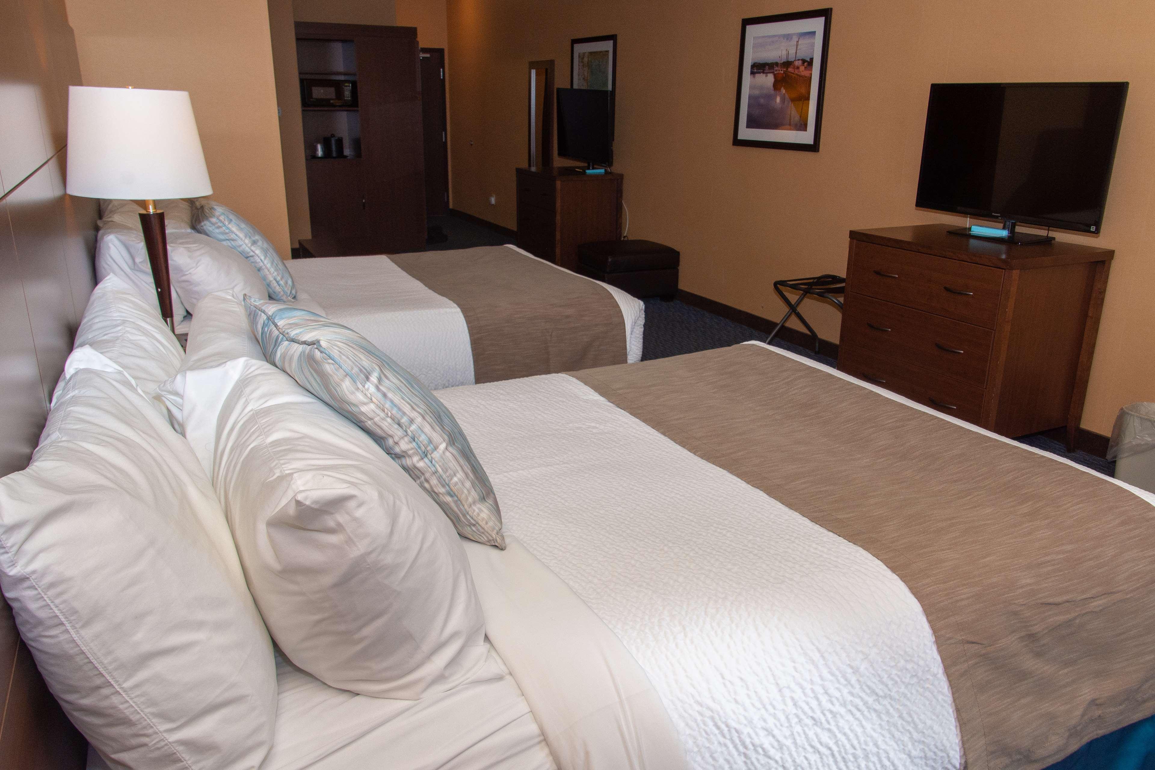 Best Western Plus, Bathurst Hotel & Suites Εξωτερικό φωτογραφία